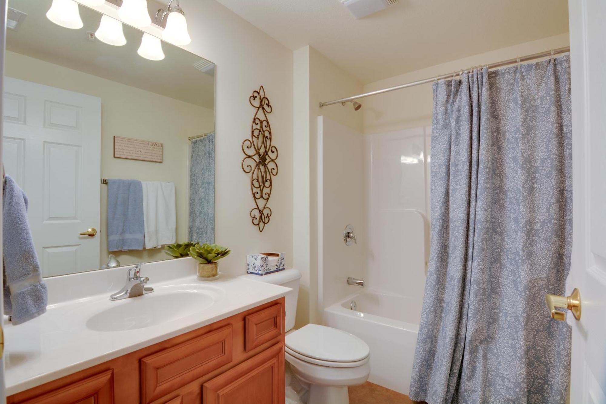 Lakefront Osage Beach Condo With Pool And Water Views! 외부 사진