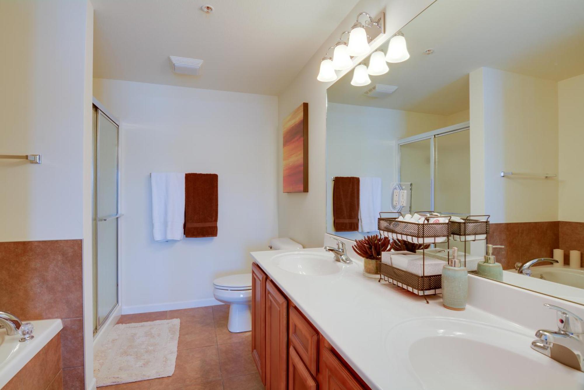 Lakefront Osage Beach Condo With Pool And Water Views! 외부 사진