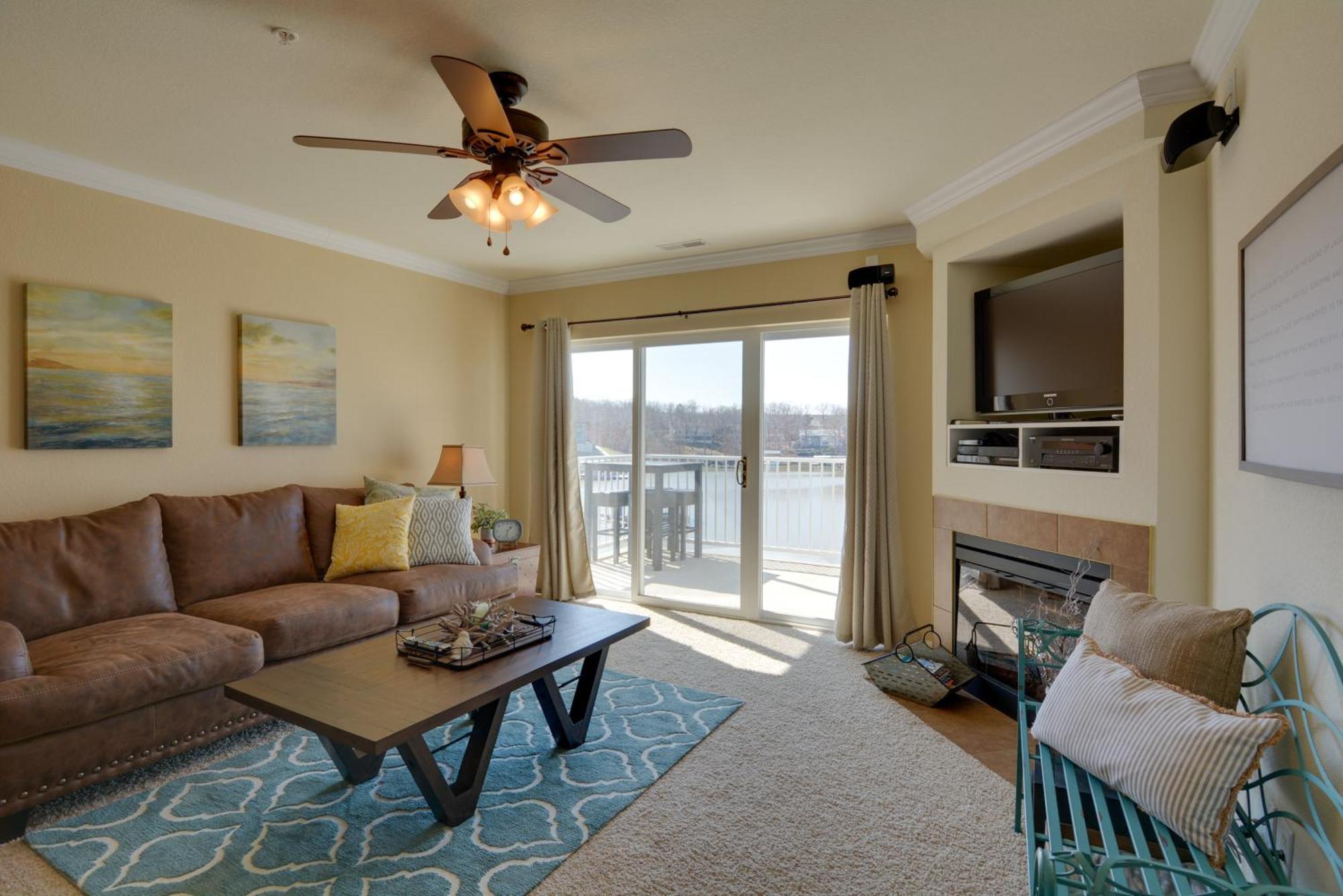 Lakefront Osage Beach Condo With Pool And Water Views! 외부 사진