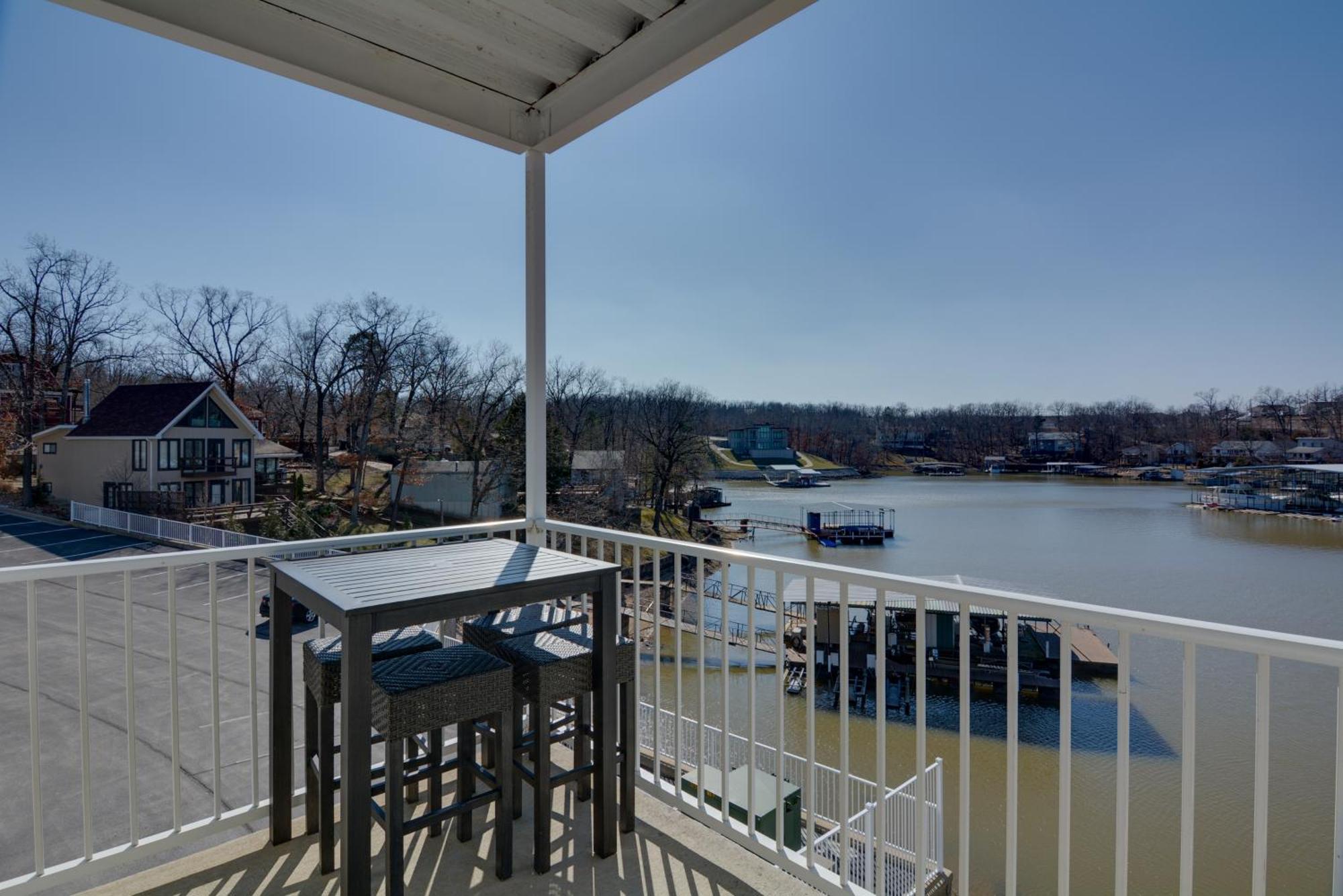 Lakefront Osage Beach Condo With Pool And Water Views! 외부 사진