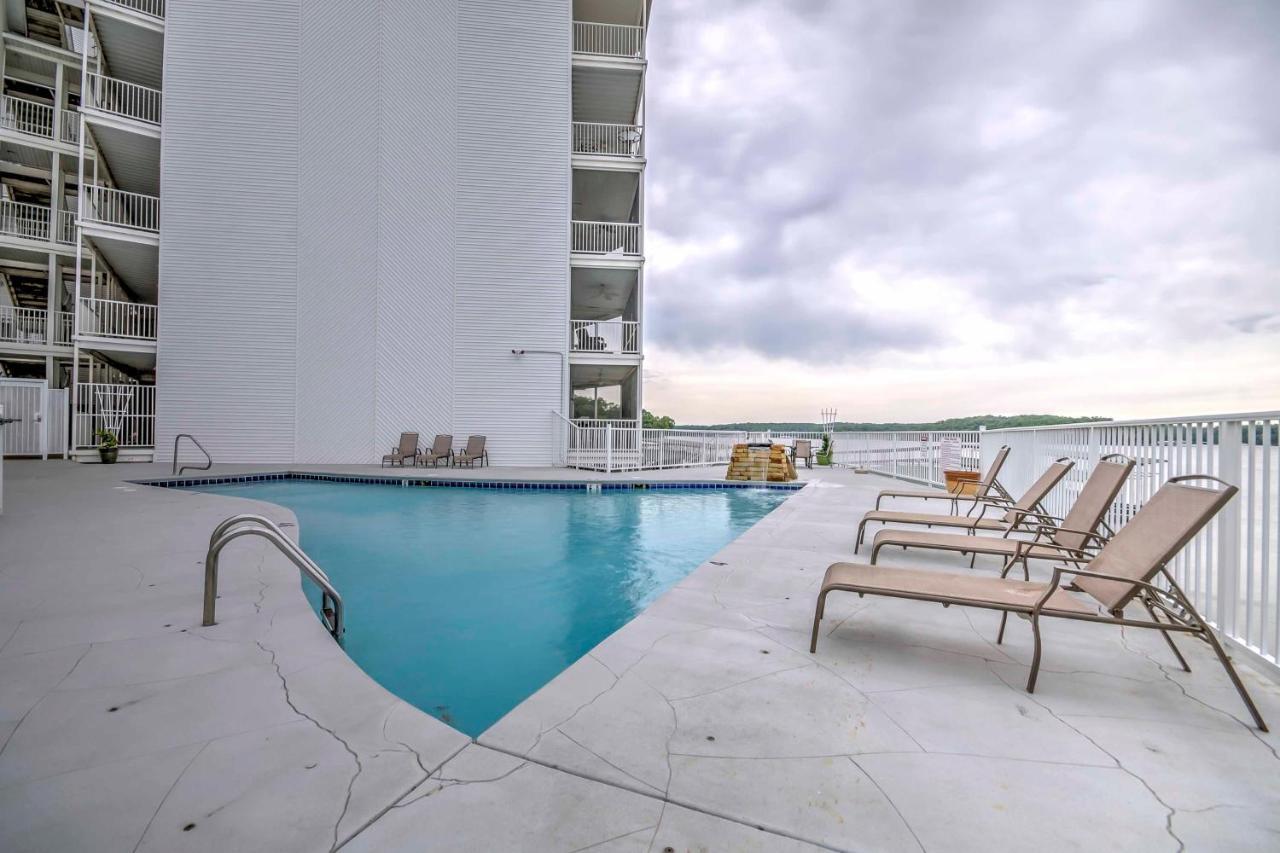 Lakefront Osage Beach Condo With Pool And Water Views! 외부 사진